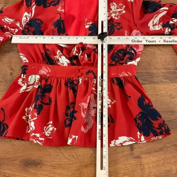 VICI‎ Women's Red Floral V Neck Open Front Tie Knot Crop Top Sz S - Picture 4 of 6